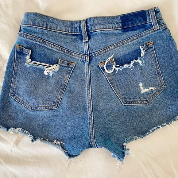 Abercrombie Curve Love Mid Rise Mom Shorts - Picture 3 of 4